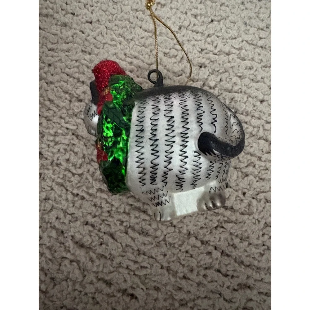 Island Heritage Hand-Painted Glass Cat Christmas Ornament with Wreath in Box
